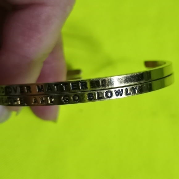 Pair cuff bracelets "mind over matter" & "smile, breath, and go slowly" - Picture 5 of 7